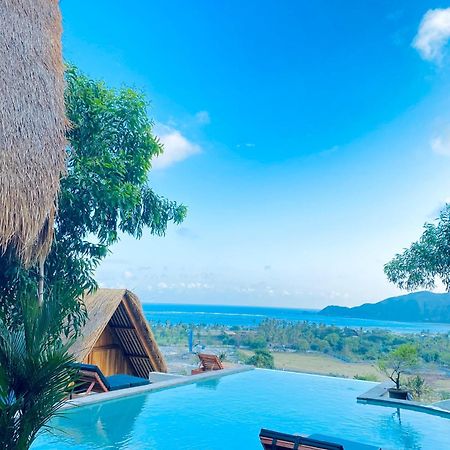 Hotel Sky Mountain Views à Kuta  Extérieur photo