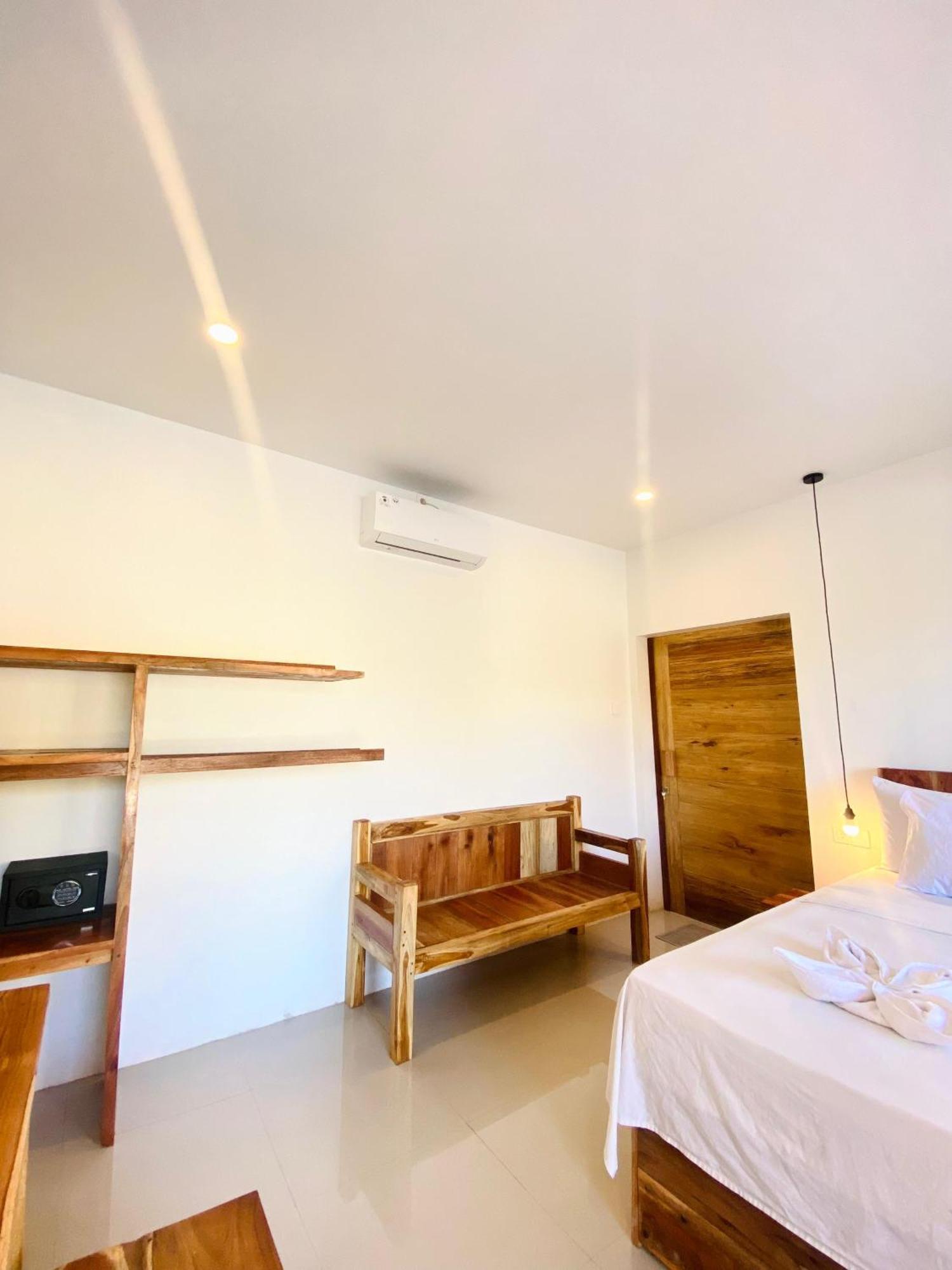 Hotel Sky Mountain Views à Kuta  Extérieur photo